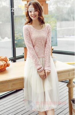 針織衫搭配長裙 春季最時尚的造型